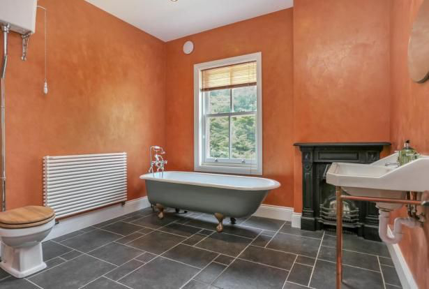 Rowland & Wyllie Plastering have over 30 years experience as Plasterers in Nottingham.